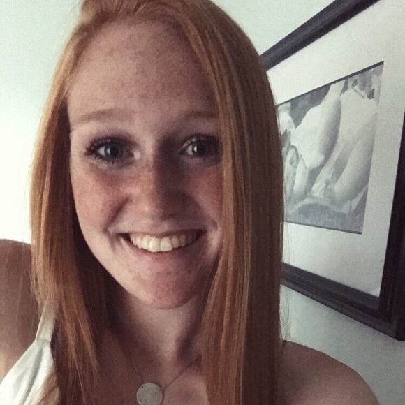 Meet your Posher, Caroline - Picture 1 of 1